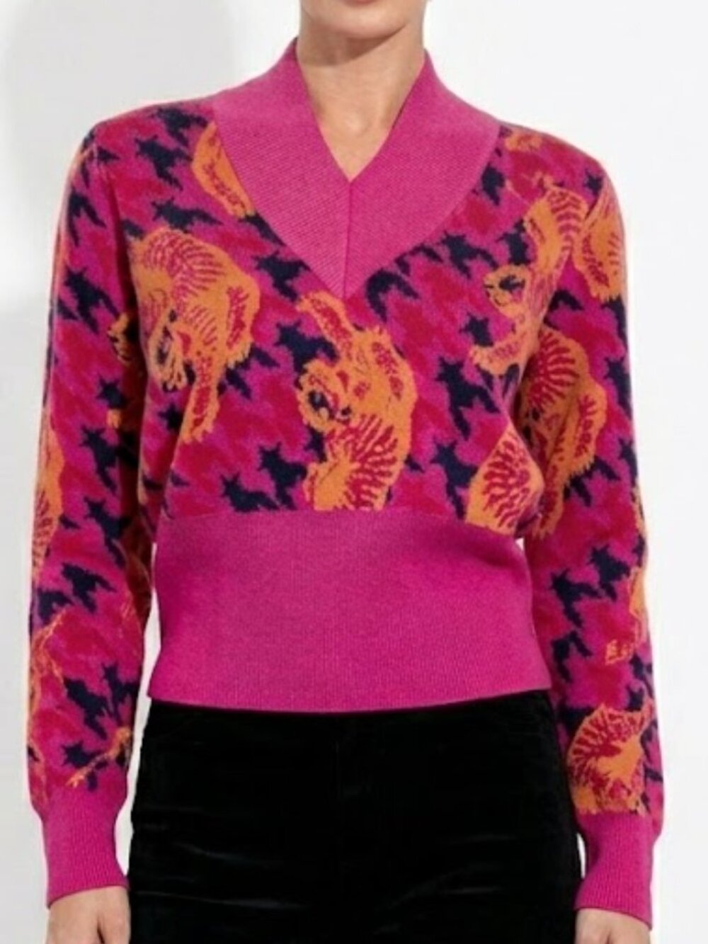 Alden Adair Aspen V Neck Sweater in Party Prowl Pink Size Medium